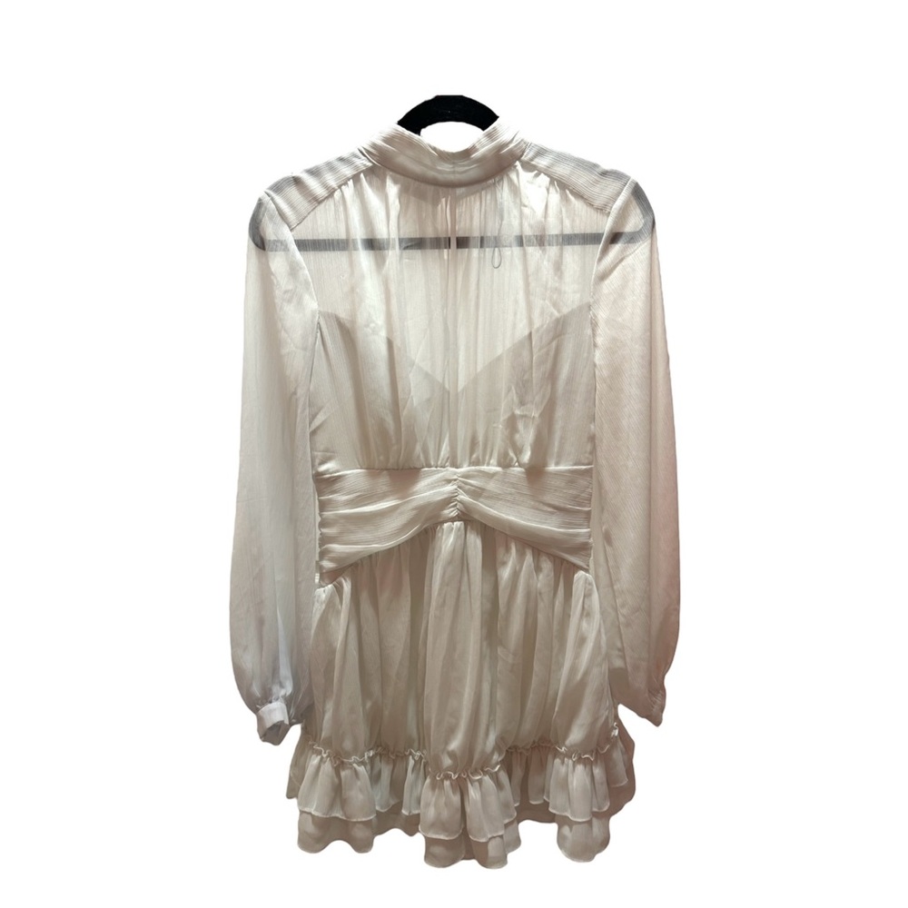 NWOT HELLO MOLLY white Blossoming Words dress! Brand new without tag. Size M 6